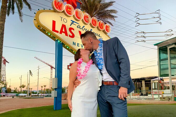 Get Married: Elvis Wedding + Las Vegas Sign + Photography - What Makes This Experience Stand Out