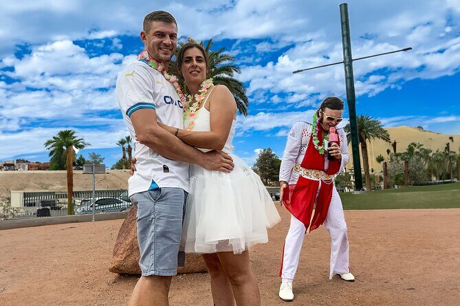 Get Married: Elvis Wedding + Las Vegas Sign + Photography - The Review Highlights