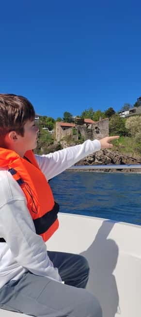 Get to know Hondarribia by sea. Audio-guided boat tour - The Benefits of a Small Group