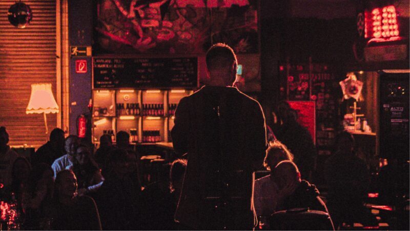 GET UP Comedy in Hamburg - Life is too short not to laugh! - The Value of the Experience