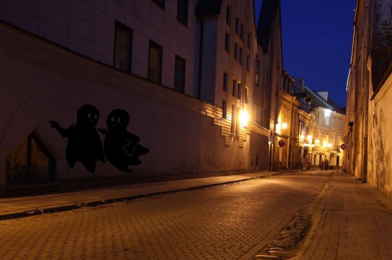 Ghost stories of Warsaw Night Private Tour - Key Points