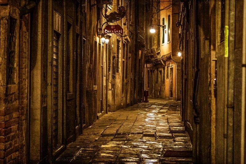 Ghosts of Venice: Castello, Malibran Theater, Cannaregio - Who Should Consider This Tour?