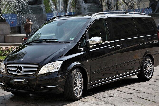 Giants causeway & coastal private luxury Mercedes 7 seater tour - Sandy Bay Cave and Carrick-a-Rede Rope Bridge