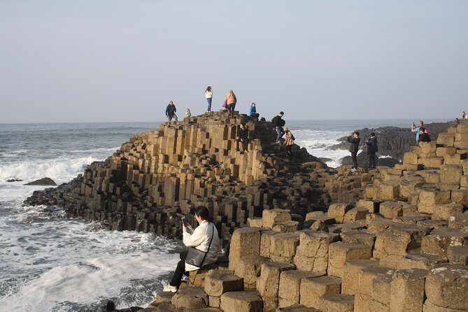 Giant's Causeway Day Tour and Belfast City Tour 1 Day Pass - FAQs