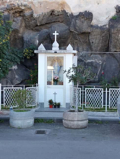 Giardini Naxos: A tour through history and legends with an expert guide - Exploring the Charm of Giardini Naxos