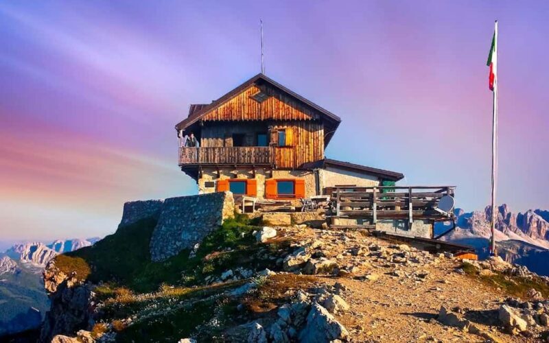 Giau Pass: a spectacular ring of the Ampezzo Dolomites with a guide - Key Points