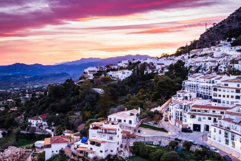 Gibraltar and Mijas town Day Trip with Free Time from Málaga - Key Points