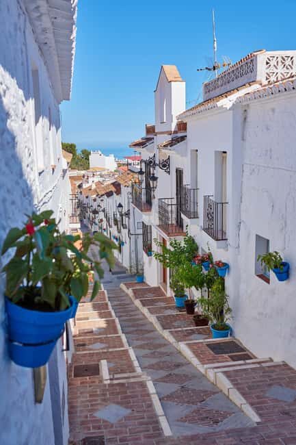 Gibraltar and Mijas town Day Trip with Free Time from Málaga - The Experience Breakdown