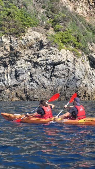 Giens and the presque-île in sea kayak with a guide - Discovering Giens in Sea Kayak: A Guide to This Coastal Adventure