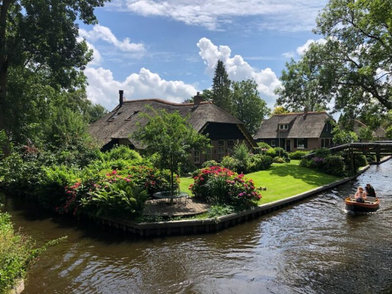 Giethoorm & Exploring the North of The Netherlands Tour - An In-Depth Look at the Giethoorn & Hasselt Tour