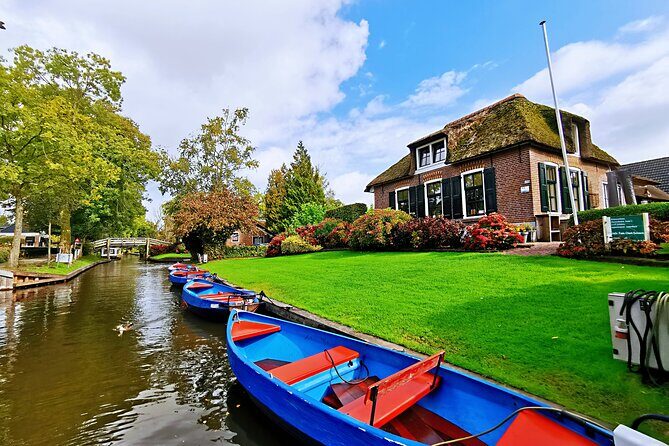 Giethoorn, Afsluitdijk, Zaanse Schans Day Tour Incl Hotel Pick Up - The Awe-Inspiring Afsluitdijk: Engineering Marvel and Scenic Photo Stop