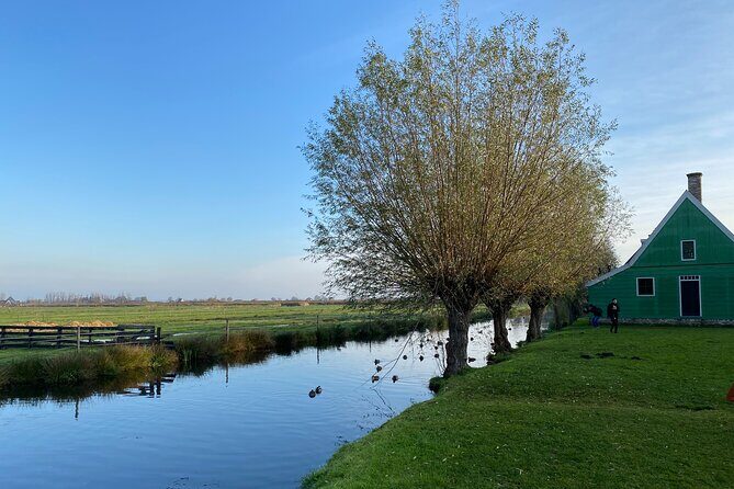 Giethoorn, Afsluitdijk, Zaanse Schans Day Tour Incl Hotel Pick Up - FAQ