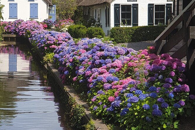 Giethoorn Day Tour from Amsterdam with Small Boat Ride - Whats Included and What’s Not