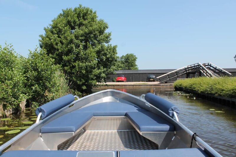 Giethoorn: Self-Drive Boat Rental for up to 8 People - A Closer Look at the Giethoorn Self-Drive Boat Experience