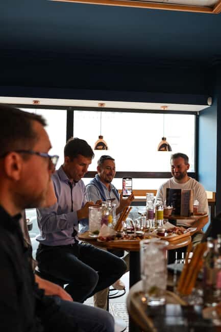 Gin Tasting Experience at Ginnery Gin Bar in Warsaw - Key Points