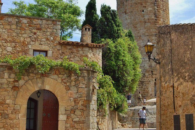 Girona & Costa Brava Small-Group Tour with Pickup from Barcelona - FAQ