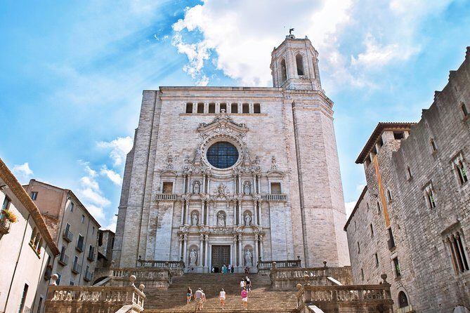 Girona & Dali Museum Small Group Tour with Pick-up from Barcelona - What to Expect from This Tour