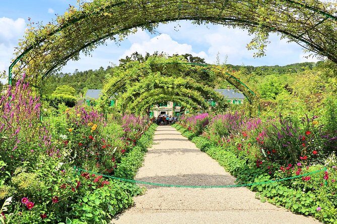 Giverny and Monet's Garden Half-Day Trip from Paris - FAQ
