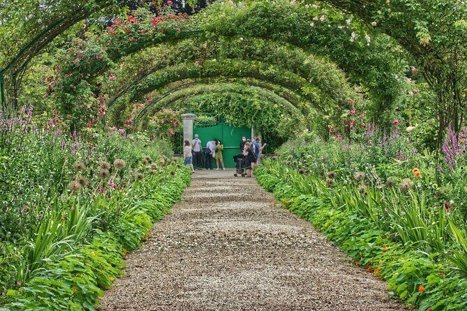 Giverny and Versailles Private Full-Day Tour - An In-Depth Look at the Tour Itinerary