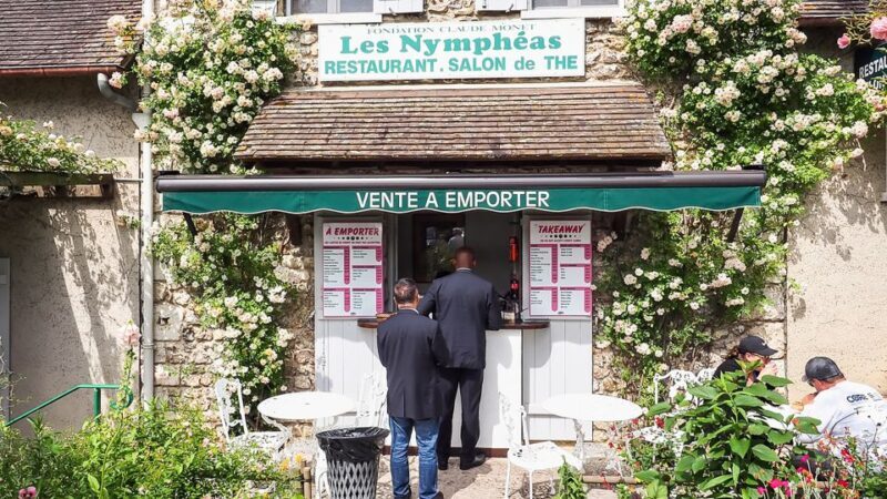 Giverny: Monet's House and Gardens Guided Tour - Key Points