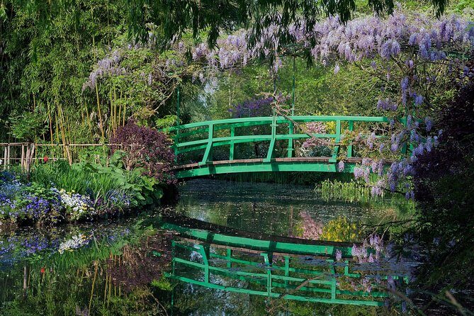 Giverny Monet's House & Versailles Palace Private Day Trip from Paris - An In-Depth Look at the Experience