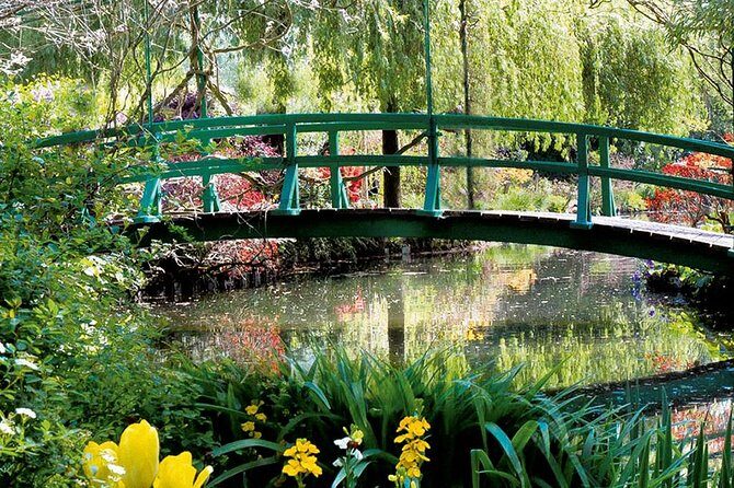 Giverny Private Half-Day Trip including Claude Monet' Gardens & House from Paris - What to Expect from the Tour