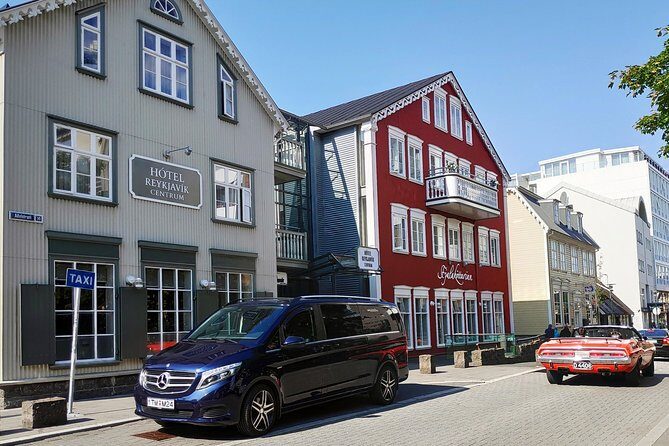 Glacier Lagoon, Diamond Beach, Black Sand Beaches and Waterfalls - An In-Depth Look at the Itinerary