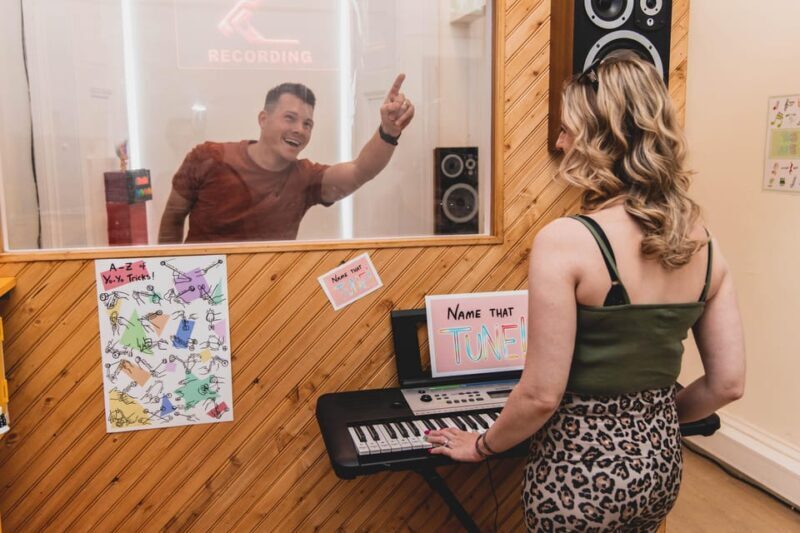 Glasgow: Stuck in the 90s... A Nostalgic Musical Escape Room - FAQs