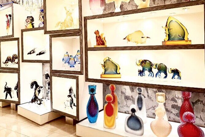 Glass Blowing Live Demo, Showroom visit and Artistic Glass gift! - Authentic Insights from Past Visitors