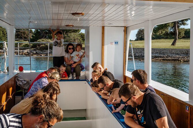 Glass boat tour Faana with swimming stop - Who Should Consider This Tour?