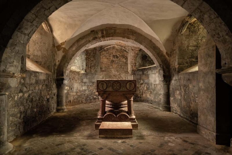 Gloucester Cathedral: Crypt Tour - A Closer Look at the Experience