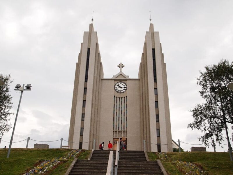 Godafoss Express Classy Round Trip Multiple Drop Off Choice - What Makes This Tour Stand Out?