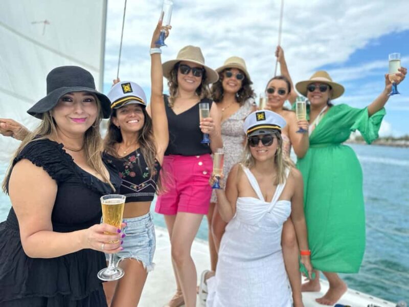 Gold Coast: Sunset Sailing Cruise incl food & drinks - What to Expect from the Experience