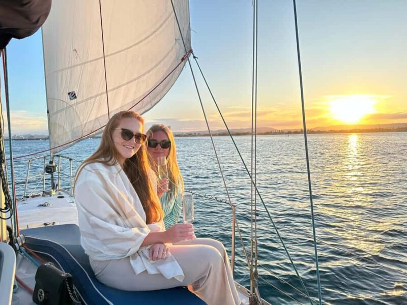 Gold Coast: Sunset Sailing Cruise incl food & drinks - FAQ