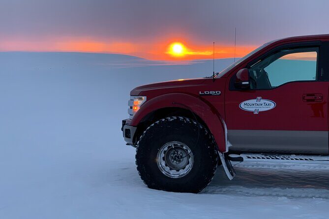 Golden Circle Glacier Super Jeep Tour / guided private tour - A Deep Dive into the Tour Experience