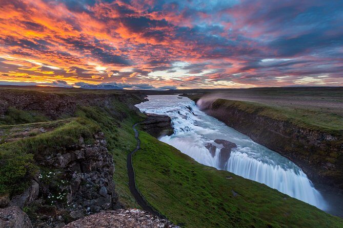Golden Circle Tour and Evening Northern Lights Cruise from Reykjavik - Exploring the Golden Circle and Northern Lights Cruise from Reykjavik: A Practical Review