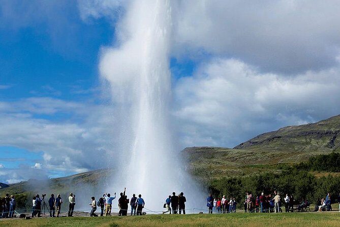 Golden Circle Tour and Evening Northern Lights Cruise from Reykjavik - Who Will Appreciate This Tour?