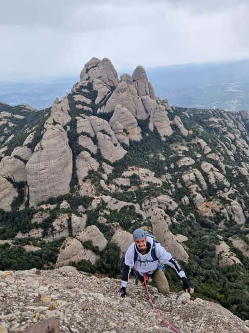 Gorros de Montserrat: climb and enjoy the magical mountain from its peaks. - Assessing the Value