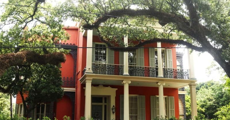 Gossip & Grandeur: A Stroll Through NOLAs Garden District - Who Will Love This Tour?