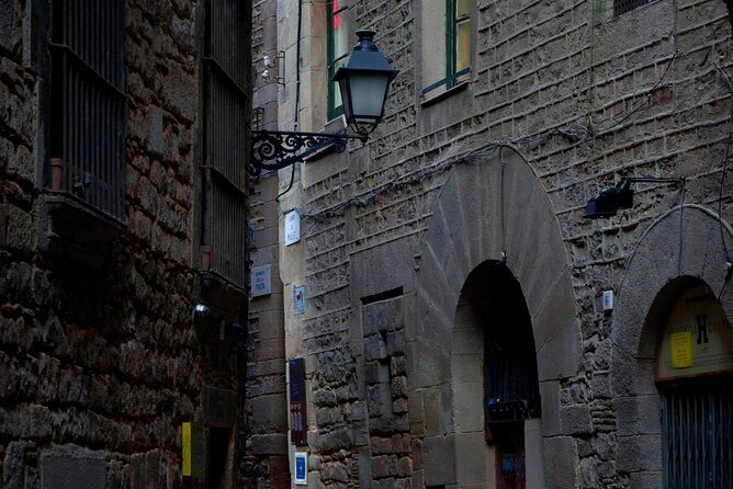 Gothic Quarter Insights & Tapas Experience - Starting Point: La Nova and Joan Brossa’s Art Installation