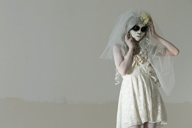 Gothic Wedding Ceremony with Spectacular Photography lncluded - Who Is This Experience Best Suited For?