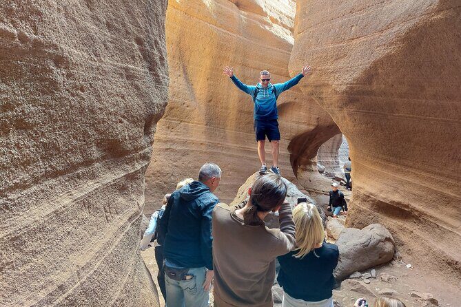 Gran Canaria Cave, Oasis, Red-gorge Adventure & cosy Picnic - A Journey into Gran Canaria’s Natural and Cultural Landscape