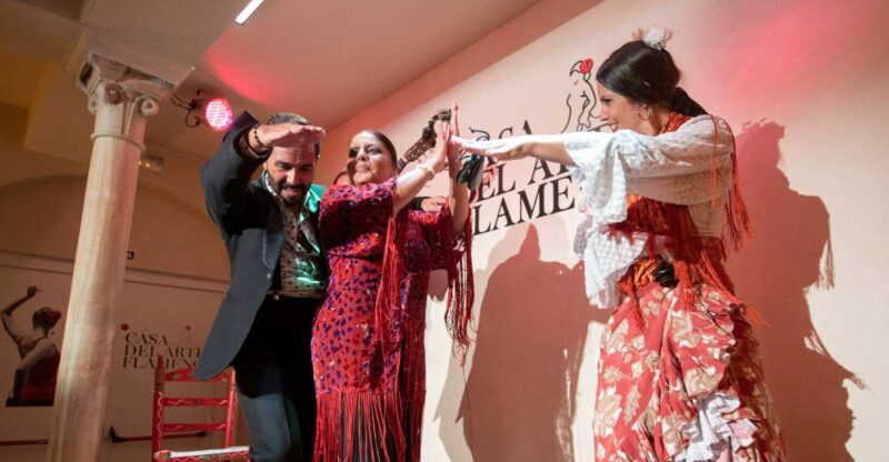 Granada: 1-Hour Traditional Flamenco Show - Key Points