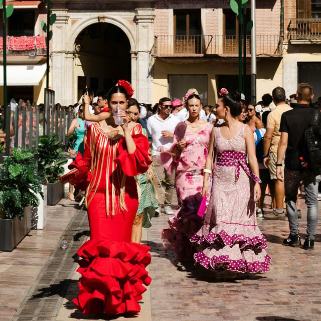 Granada: Albaicín and Sacromonte Guided Private Walking Tour - In-Depth Breakdown of the Experience