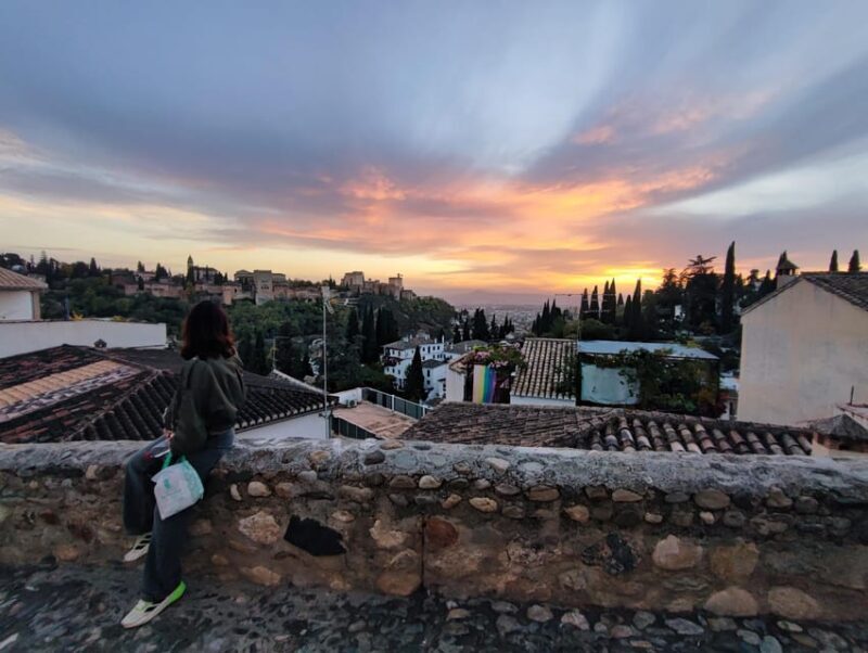 Granada: Albaicín and Sacromonte Sunset Tour & Flamenco Show - Practical Details & Considerations