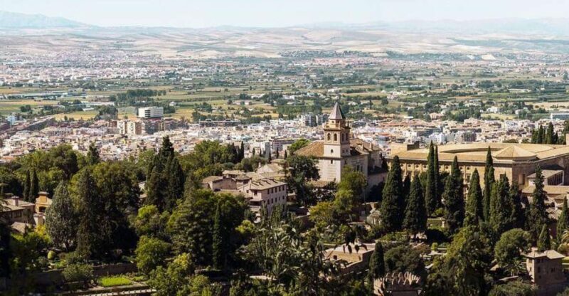 Granada (Albaicín) Private Guided Walking Tour - Key Points