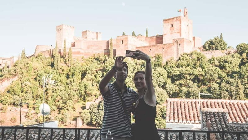 Granada: Albayzin and Sacromonte Hybrid Walking Tour - Who Is This Tour Best For?