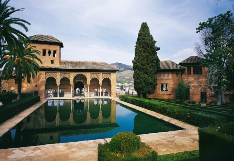 Granada: Alhambra, Alcazaba, and Nasrid Palaces Tour - FAQ