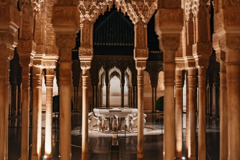 Granada: Alhambra and Nasrid Palaces Guided Tour at Night - Why This Tour Is a Great Deal