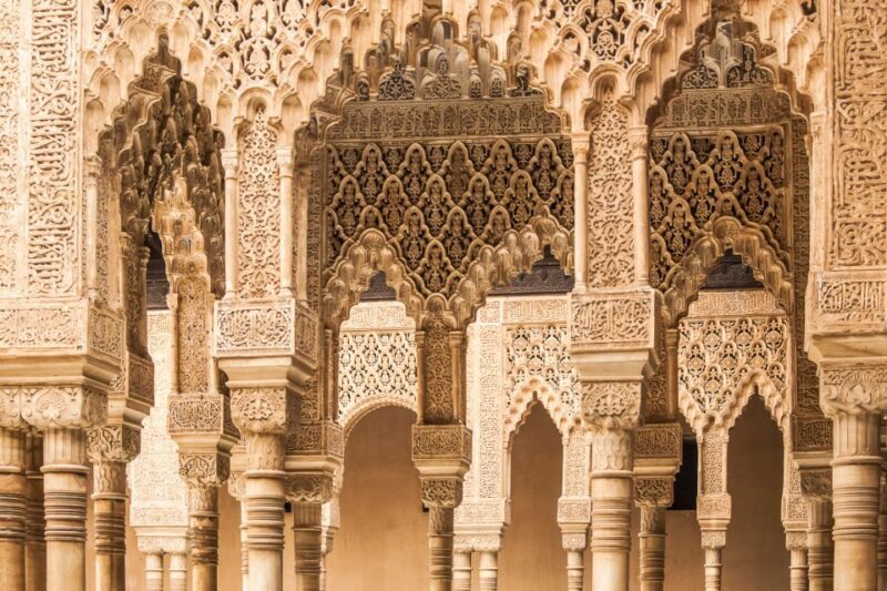 Granada: Alhambra Fast-Track Guided Tour - The Experience of the Small Group